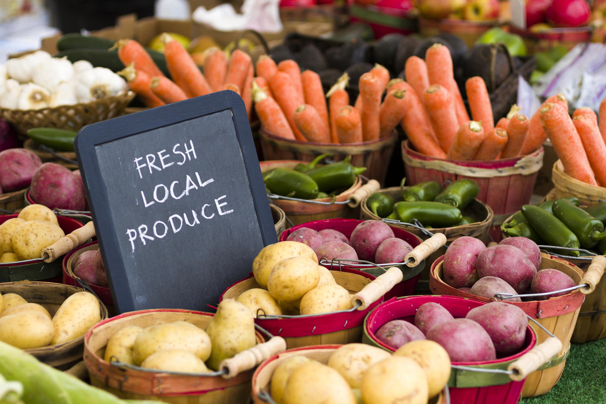 Fresh & Local: Your Guide to Farmers Markets